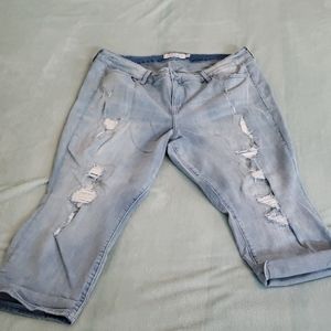 Torrid plus size 22 distressed denim jean crop carpi